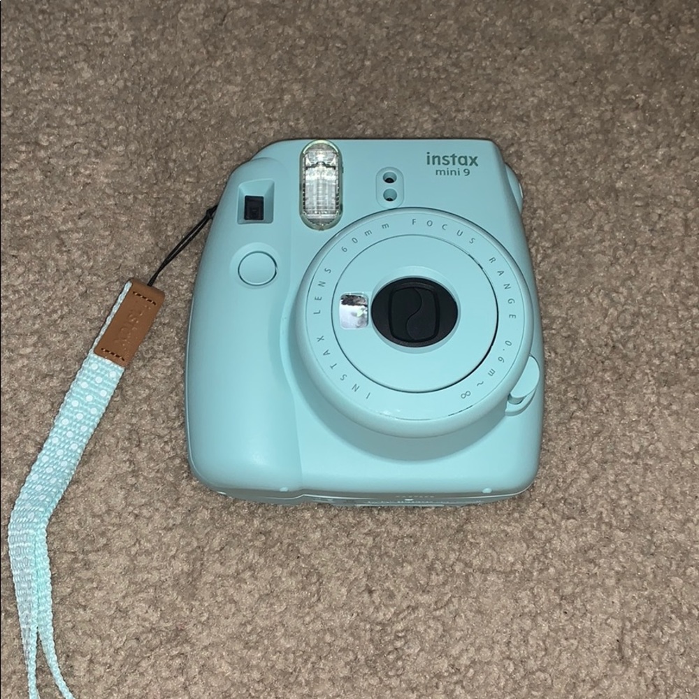 Polaroid instax mini 9